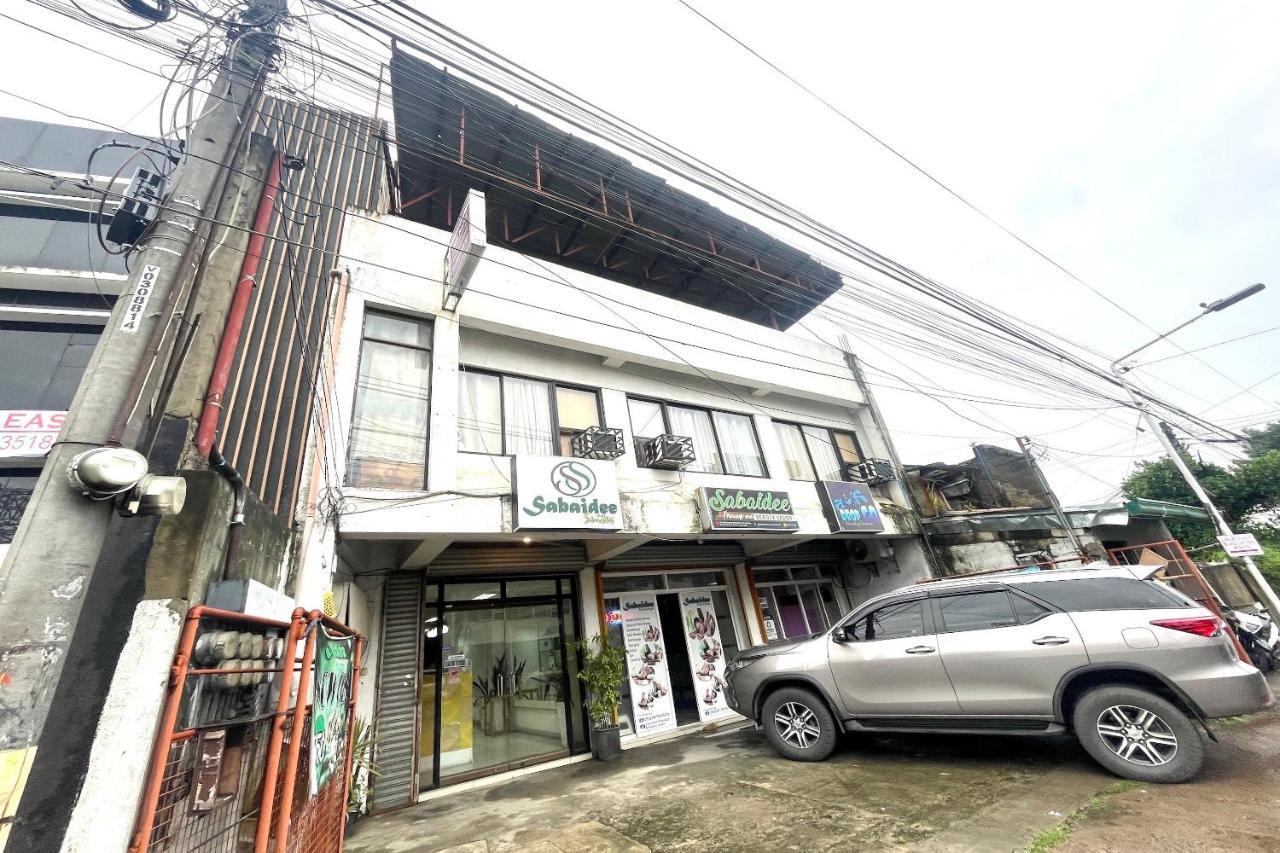 Oyo 910 Sabaidee Suites Mandaue Bagian luar foto