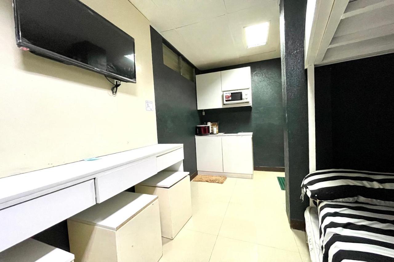 Oyo 910 Sabaidee Suites Mandaue Bagian luar foto