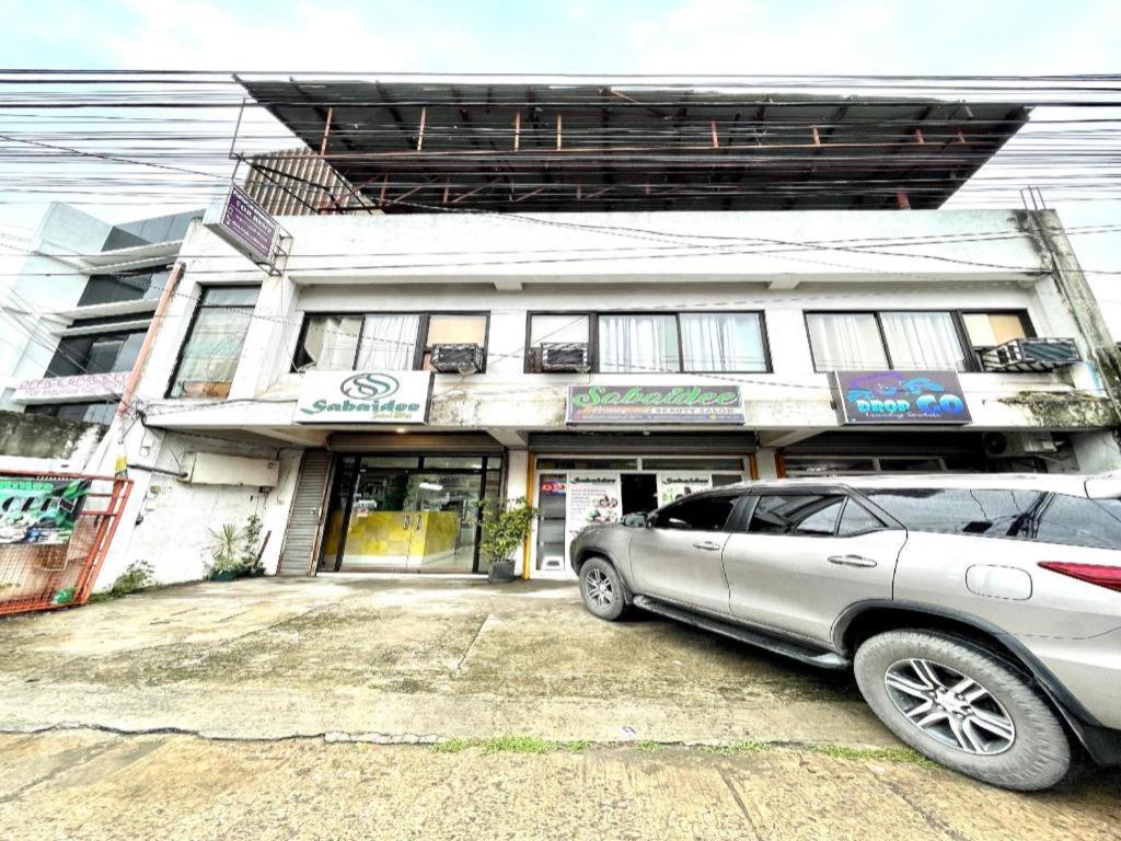 Oyo 910 Sabaidee Suites Mandaue Bagian luar foto